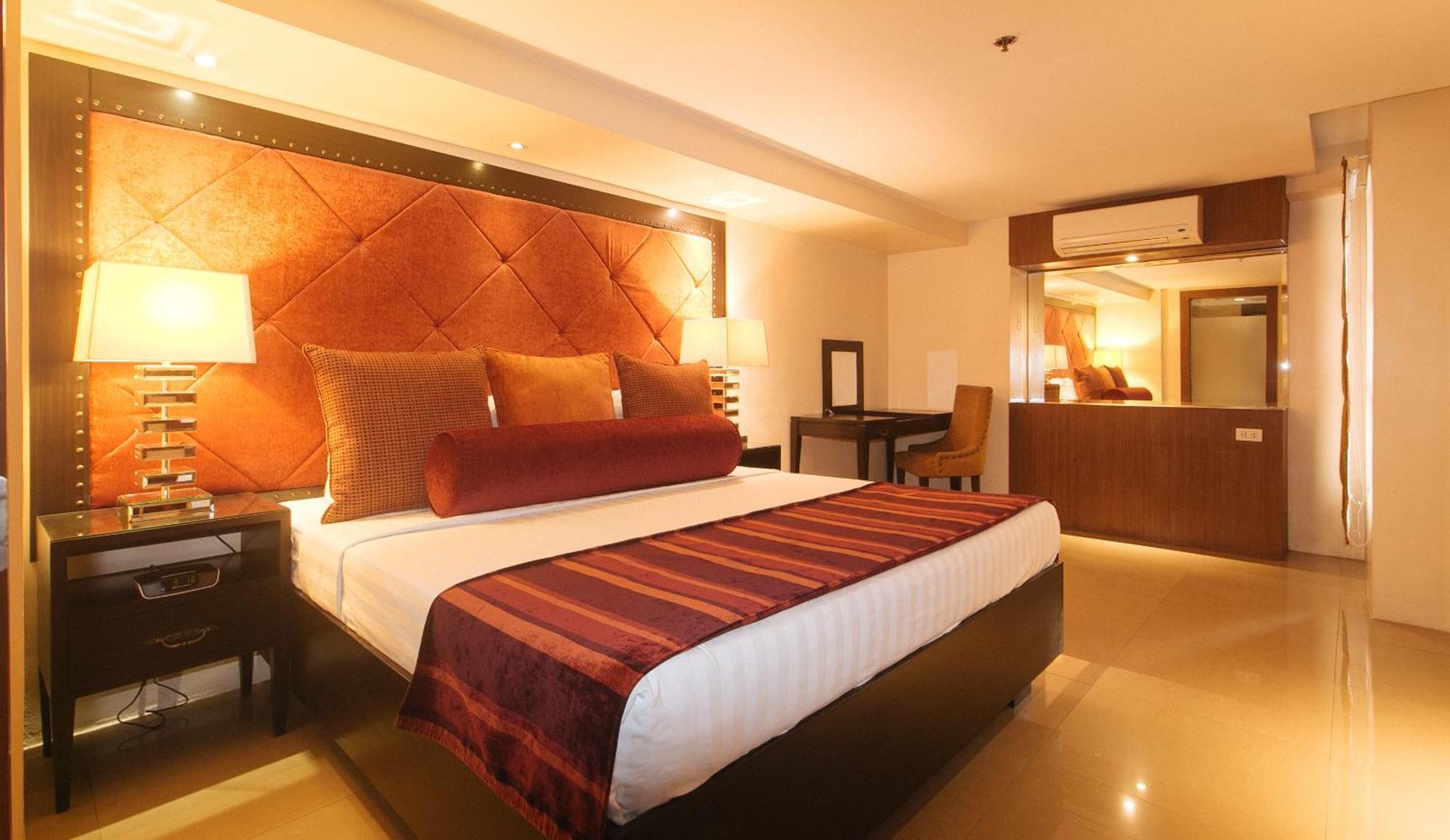 Torre Venezia Suites Кесон-Сити Экстерьер фото