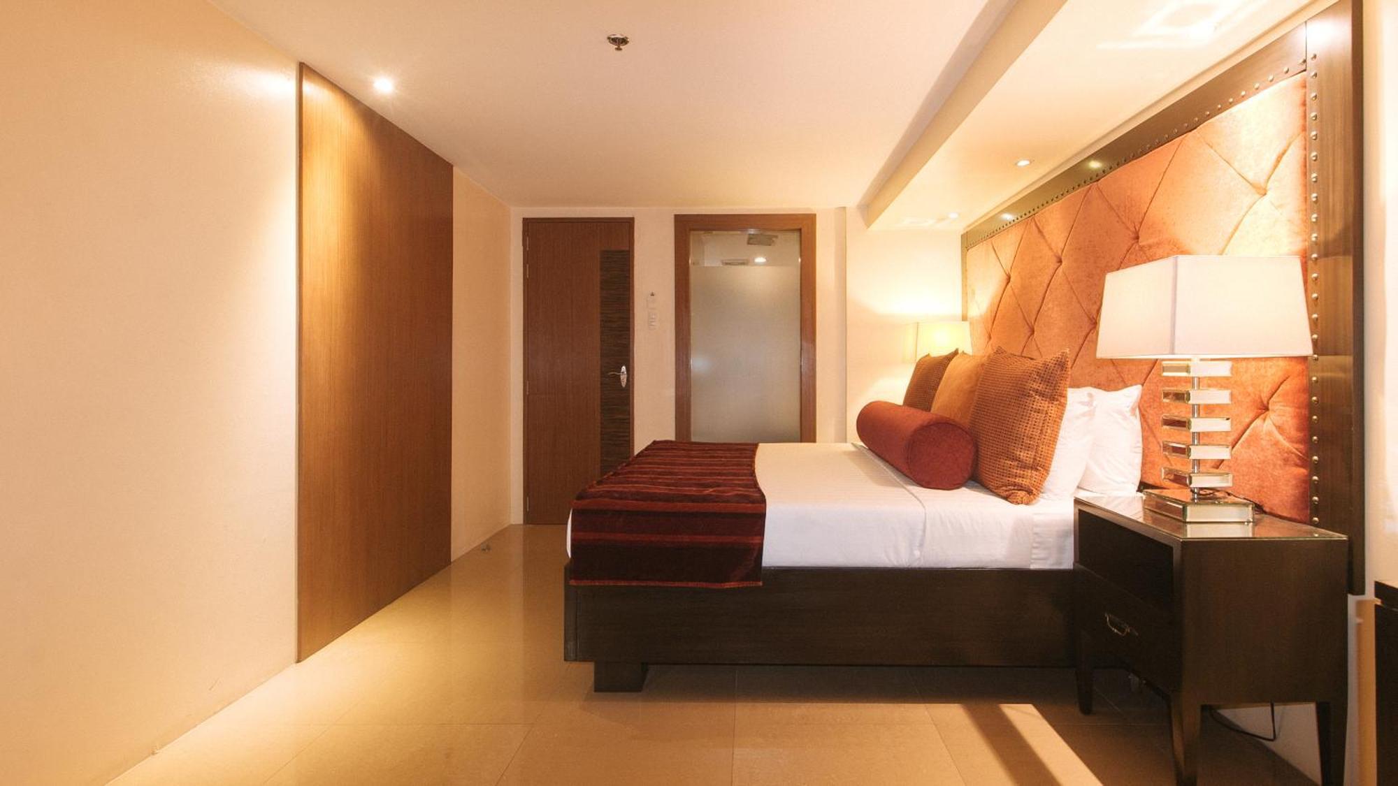 Torre Venezia Suites Кесон-Сити Экстерьер фото