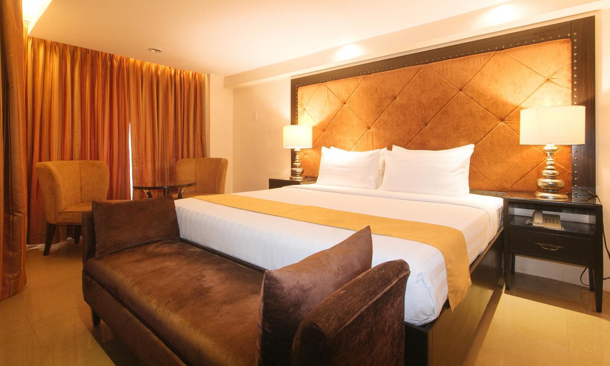Torre Venezia Suites Кесон-Сити Экстерьер фото
