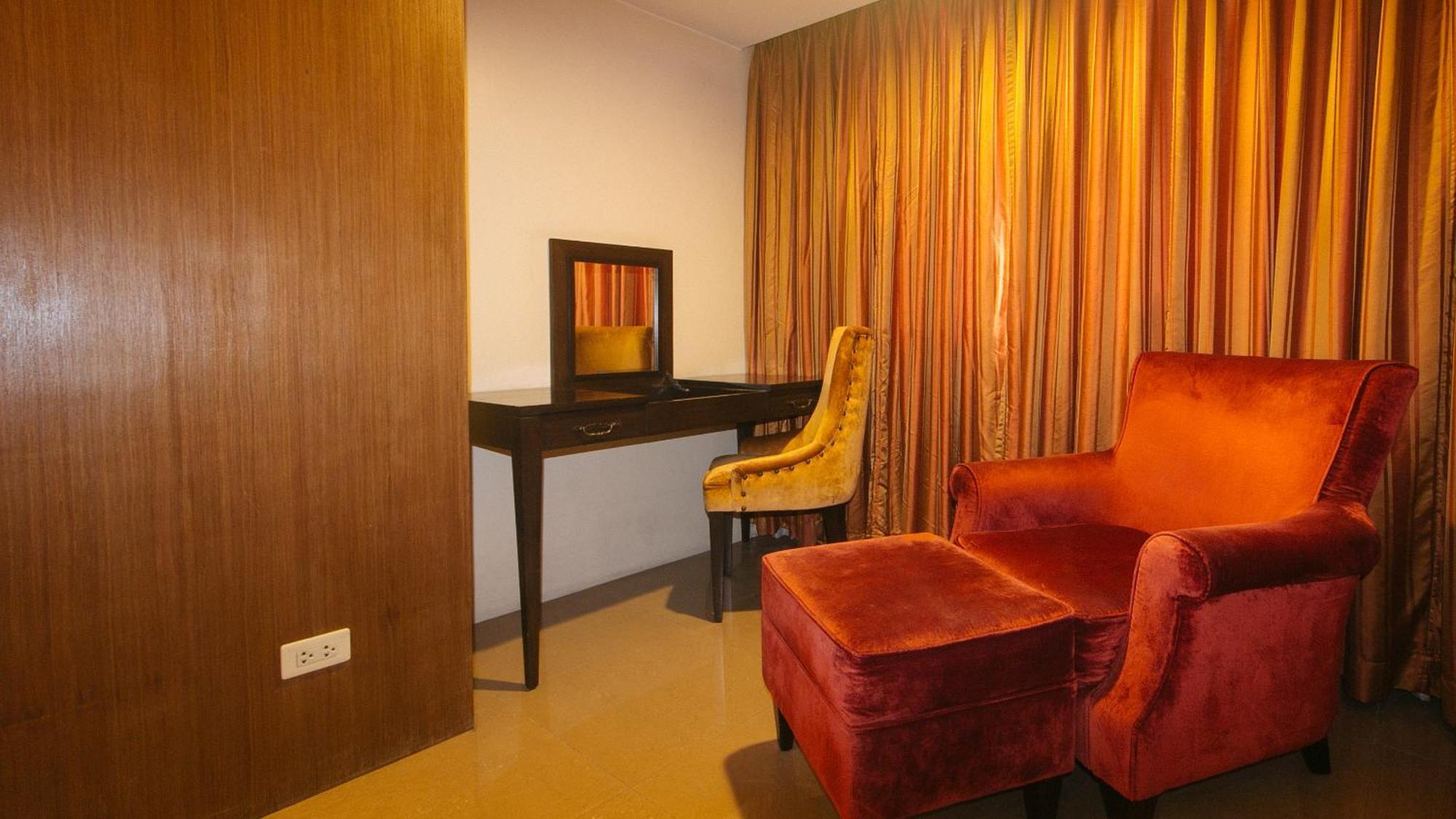 Torre Venezia Suites Кесон-Сити Экстерьер фото