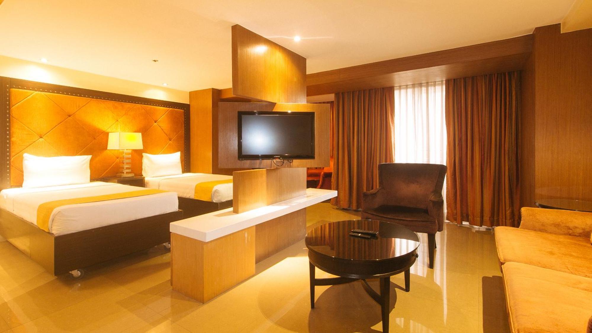 Torre Venezia Suites Кесон-Сити Экстерьер фото