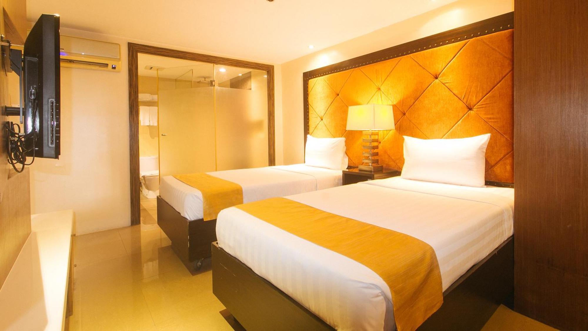 Torre Venezia Suites Кесон-Сити Экстерьер фото