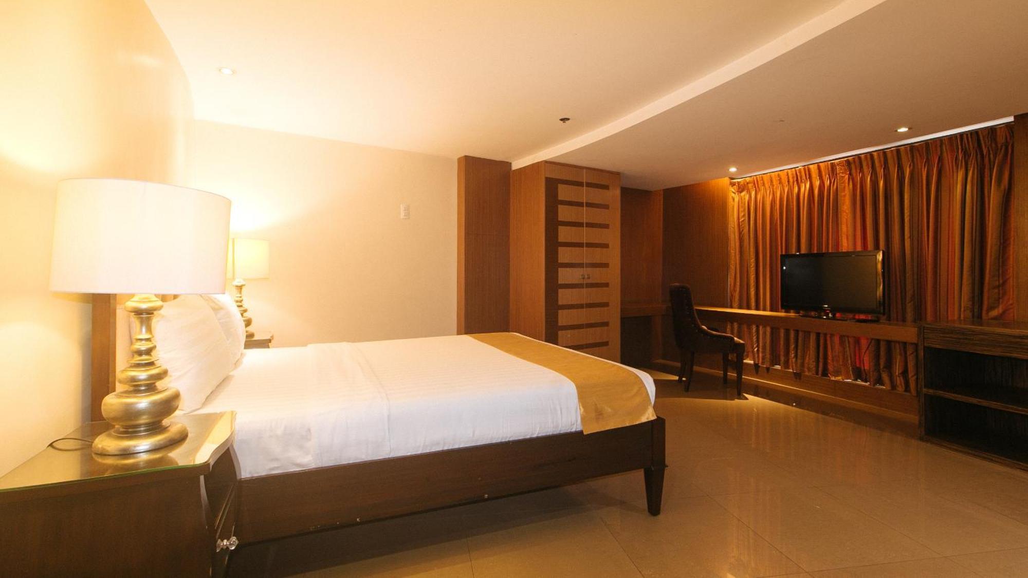 Torre Venezia Suites Кесон-Сити Экстерьер фото