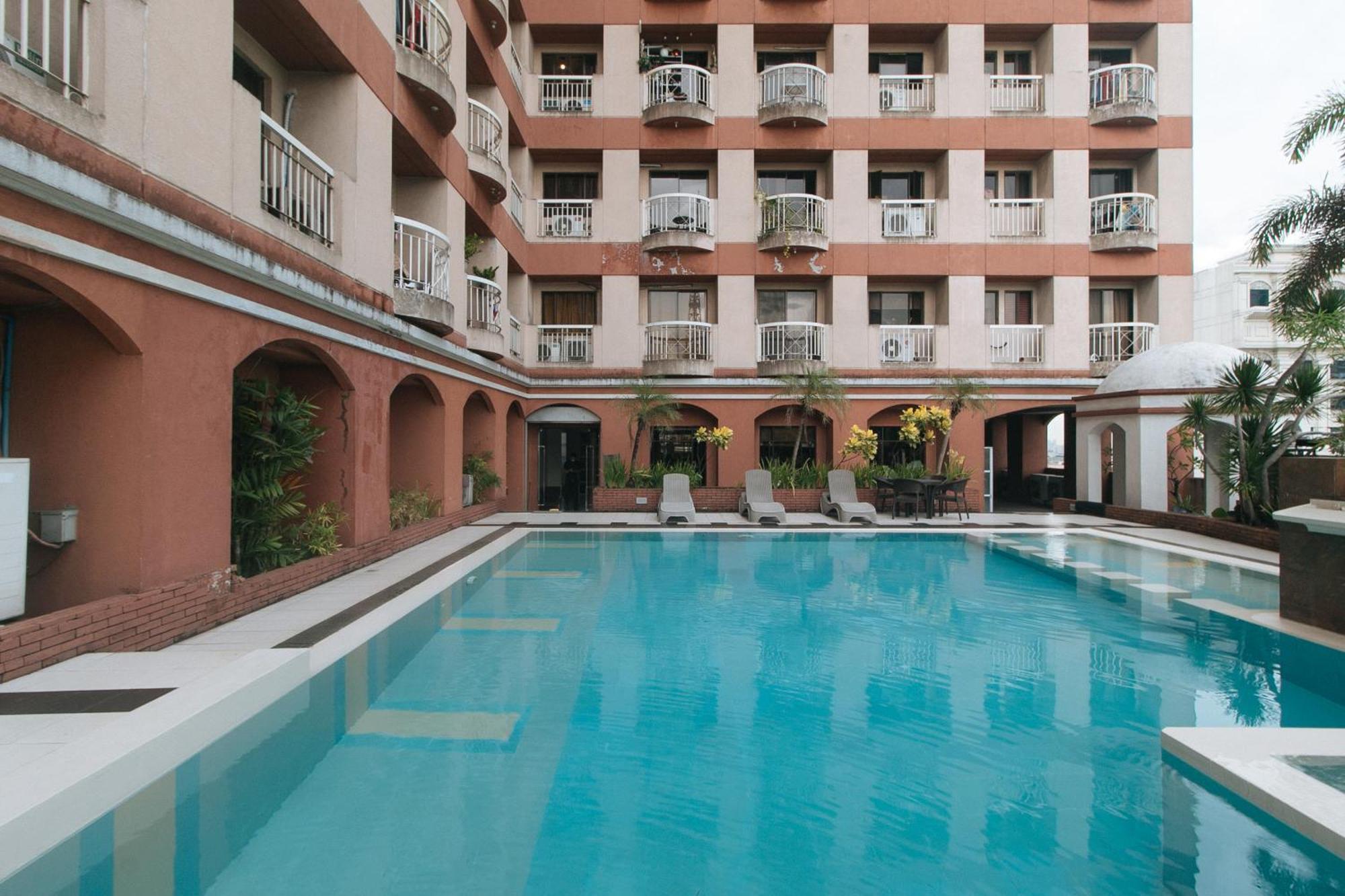 Torre Venezia Suites Кесон-Сити Экстерьер фото