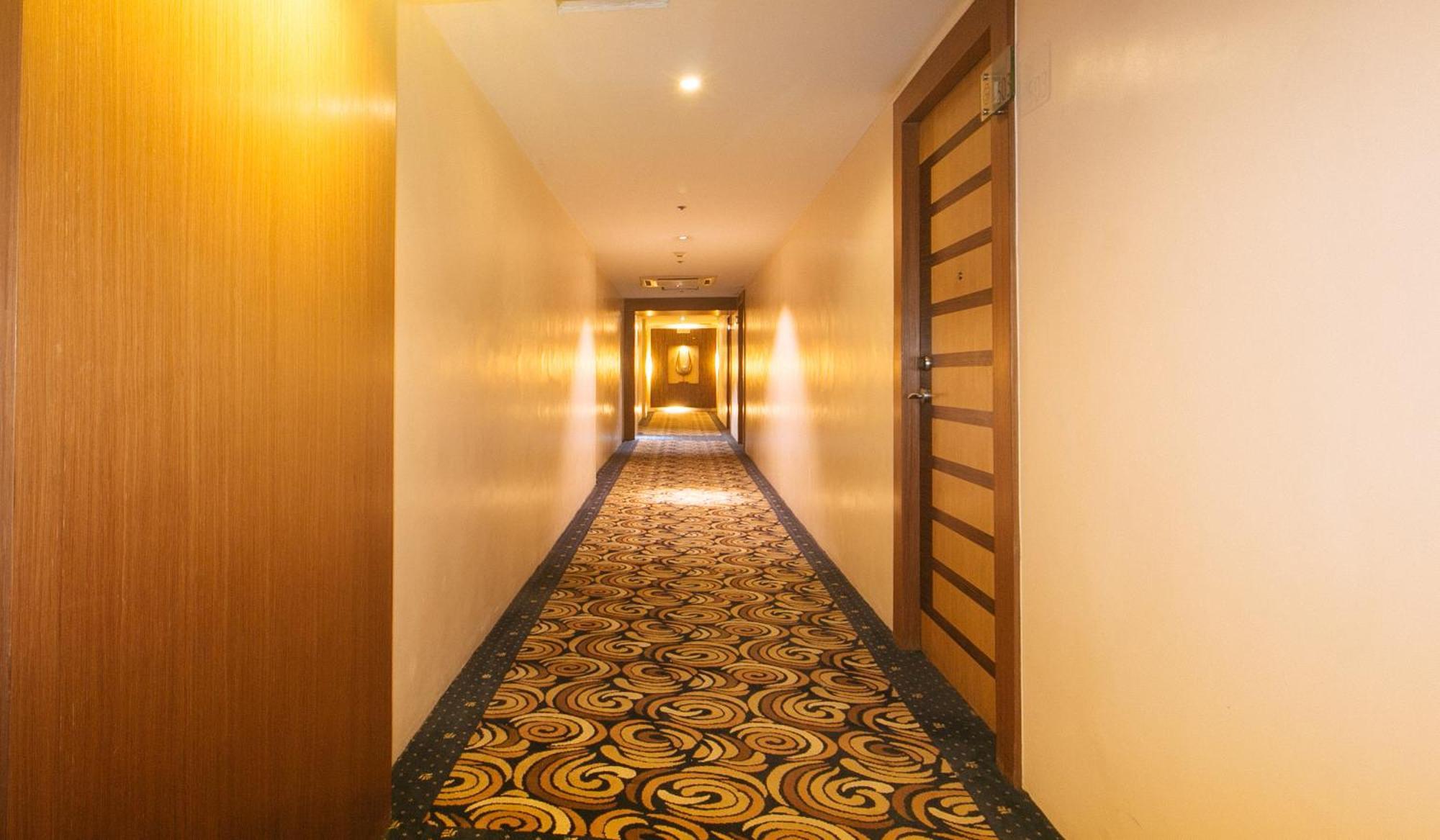 Torre Venezia Suites Кесон-Сити Экстерьер фото