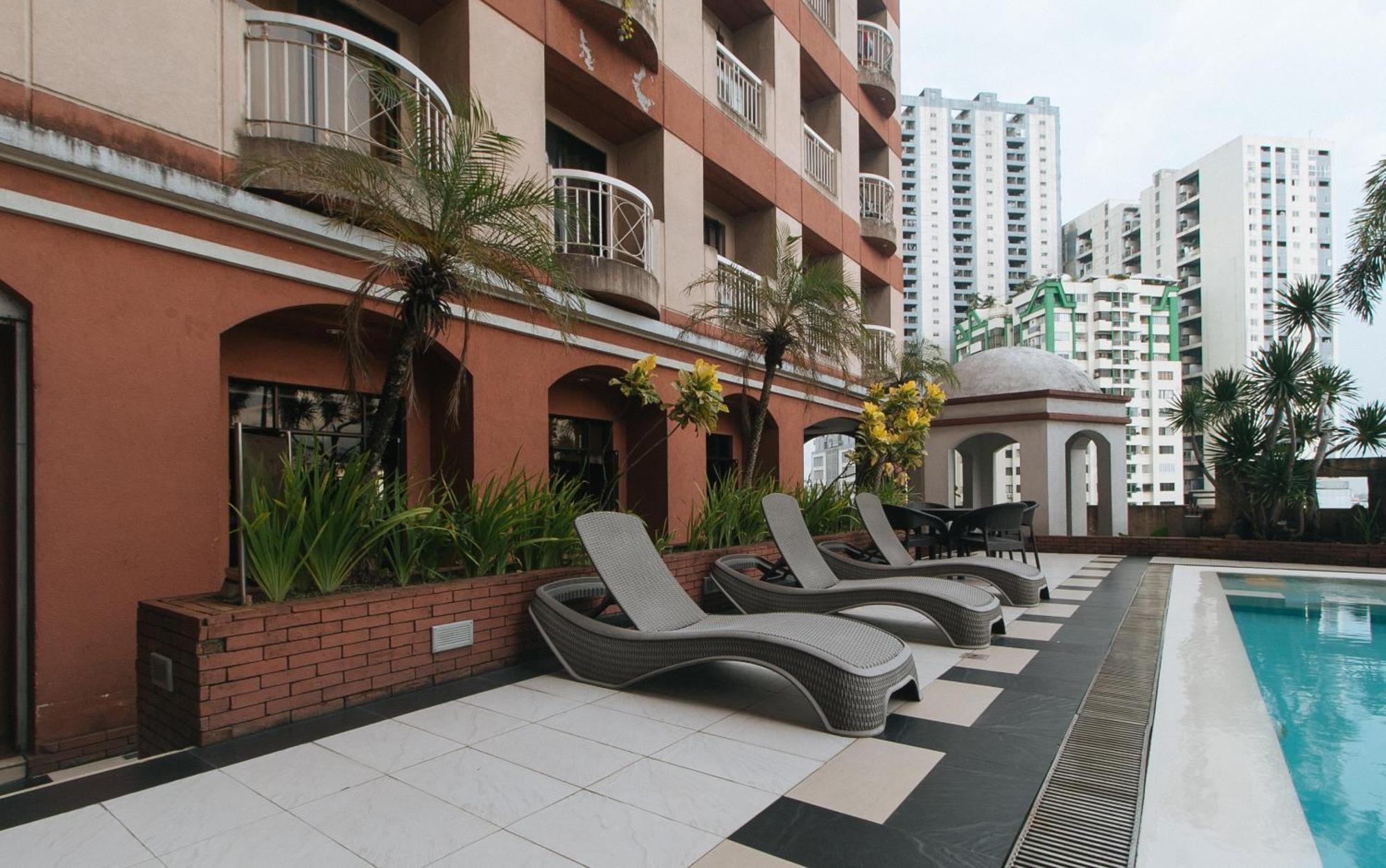 Torre Venezia Suites Кесон-Сити Экстерьер фото