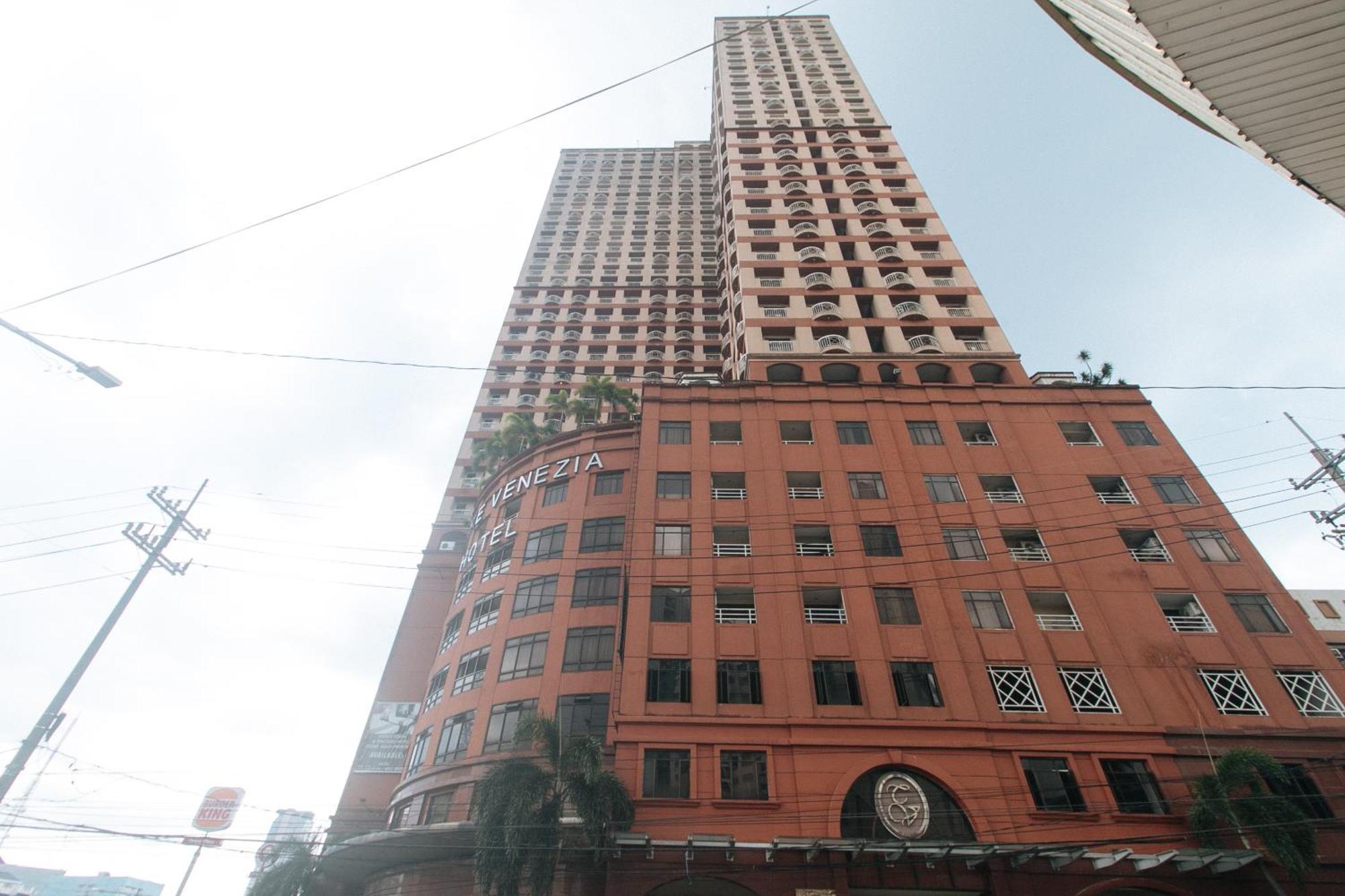 Torre Venezia Suites Кесон-Сити Экстерьер фото